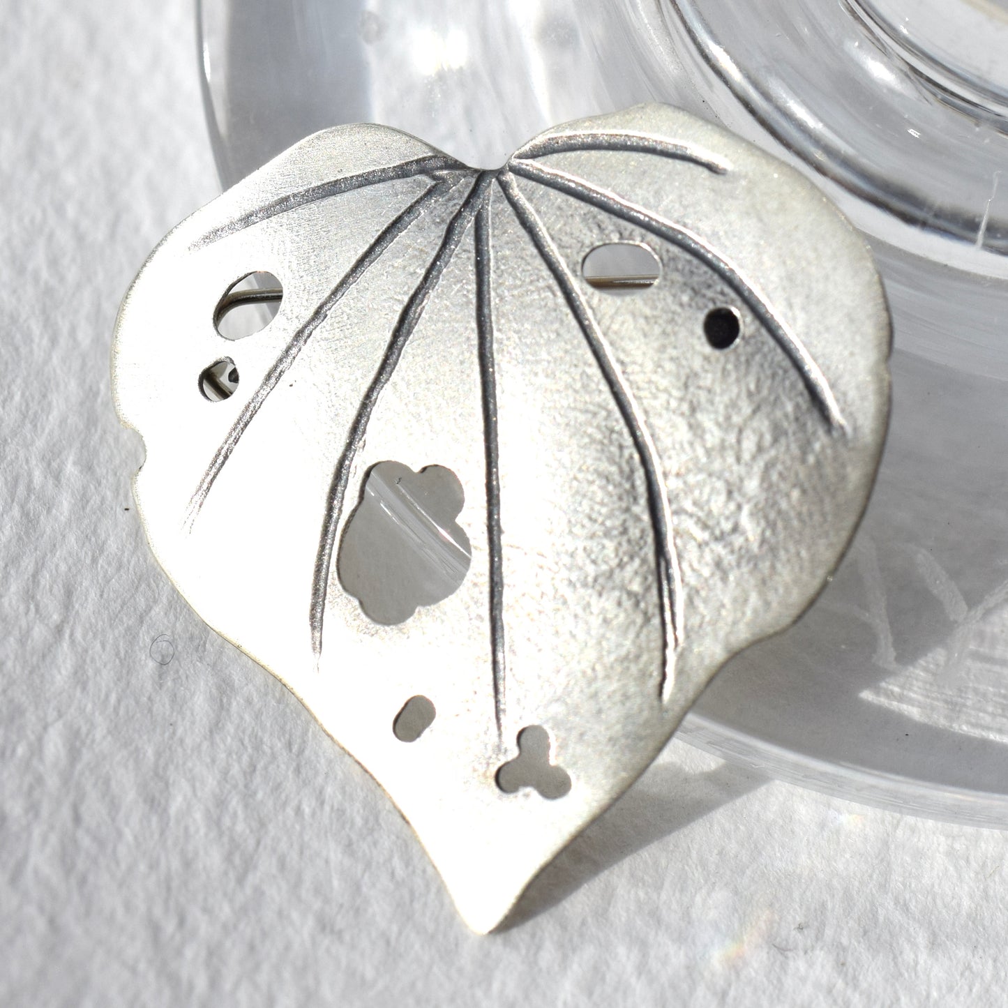 Kawakawa brooch - Sterling silver