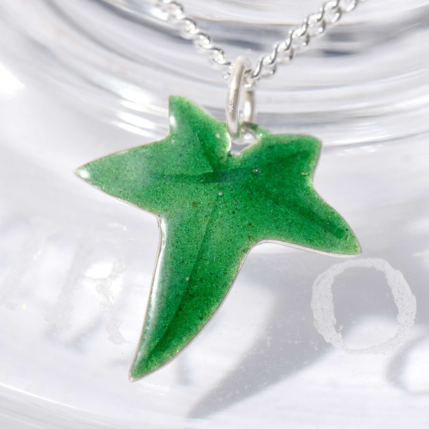 Ivy leaf small silver pendant