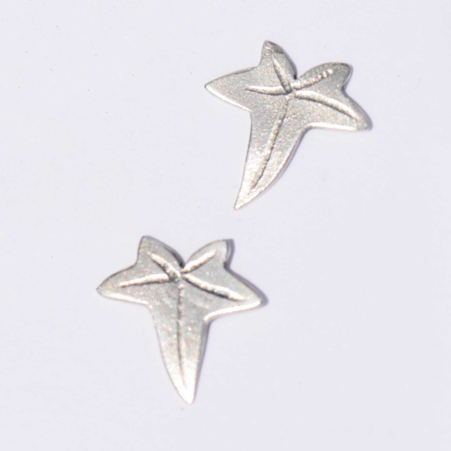 Ivy leaf studs