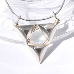 Three-triangle pendant